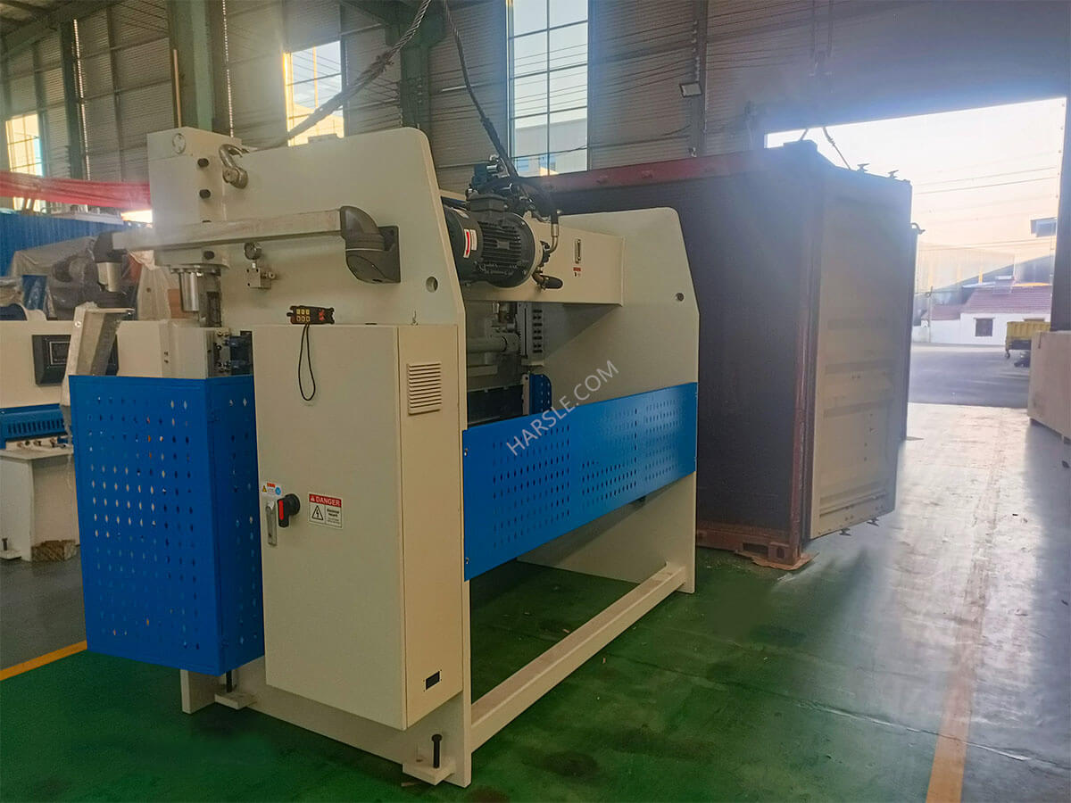 Thailandia-WC67K-100T2500 Press Brake (2)