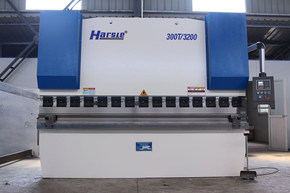 WC67K-300T/3200 NC Press Brake Machine con E21 a Botswana