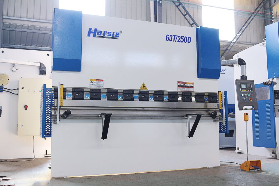 WC67K-63T/2500 NC Idraulic Press Brake Machine