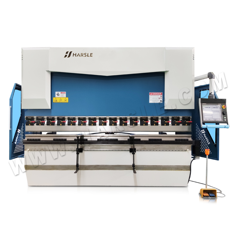 Piegatrice CNC Genius WE67K-100T/3200 con DA-66T